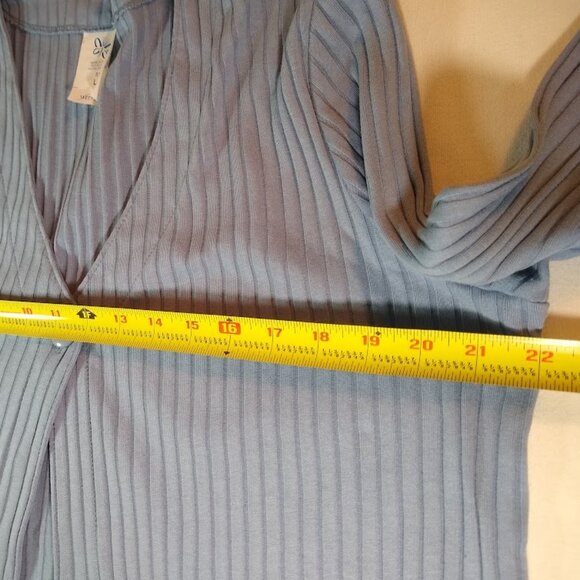 NWOT Weekenders L soft ribbed knit ONE-button cardigan-top - pale slate blue - Picture 3 of 16
